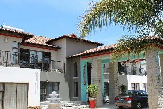 Africa Paradise OR Tambo Airport Guest Lodge