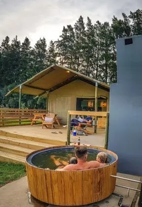 AfriCamps at Doolhof- Glamping - Havuz