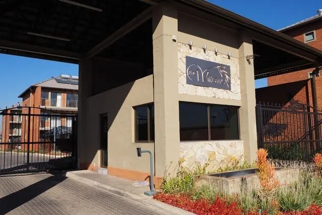 African Eagle Apartments - Dış Mekan