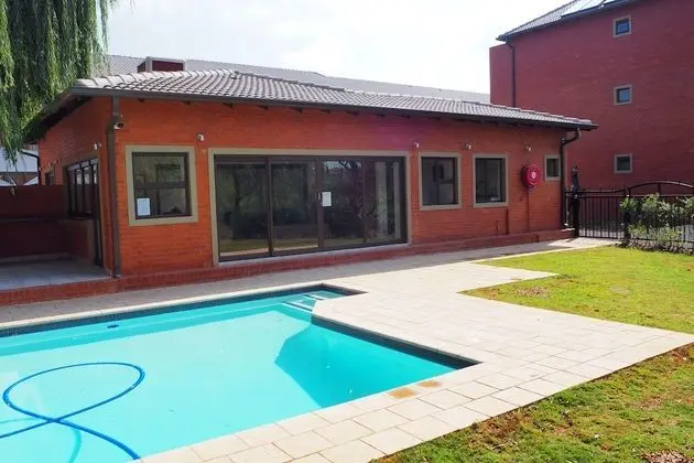 African Eagle Apartments - Havuz
