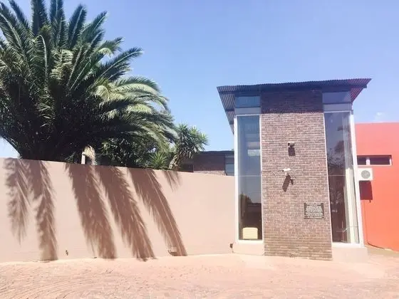 African Moon Corporate House - Dış Mekan