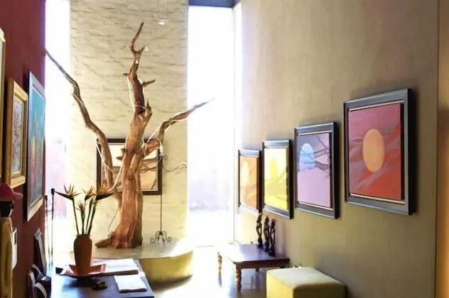 African Moon Corporate House - Lobi