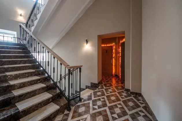 Agent Flat Apartment - Lobi