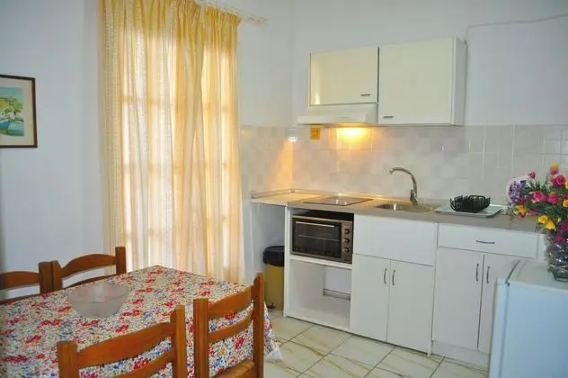 Agios Gordios Beach Holiday Apartments With Pool Maria - Yerinde Yemek