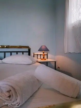 Agnadi Syros Beachfront Studios & Rooms - Oda