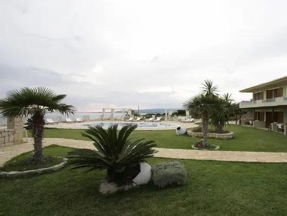 Agnanti Suites