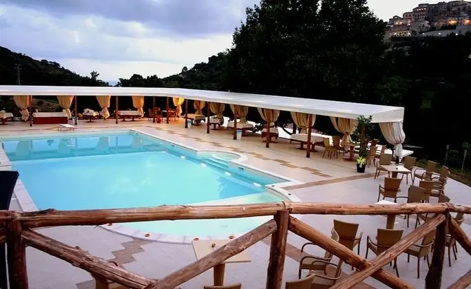 Agriturismo L'Arca - Havuz