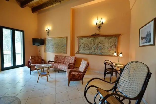 Agriturismo Santa Chiara - Lobi