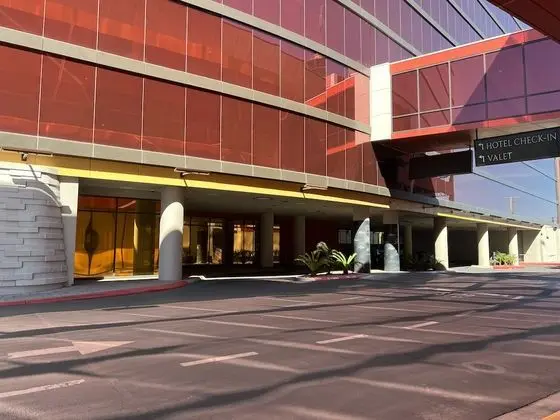 Ahern Hotel and Event Center - Dış Mekan