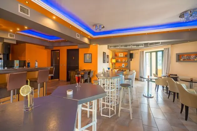 Ai Yannis Suites & Apartments - Bar
