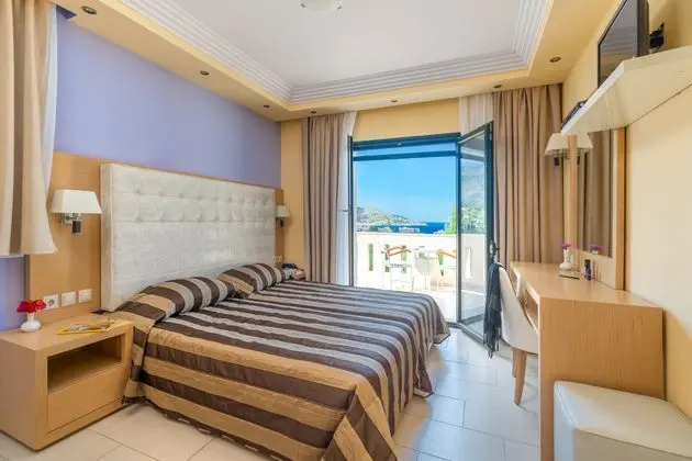 Ai Yannis Suites & Apartments - Oda