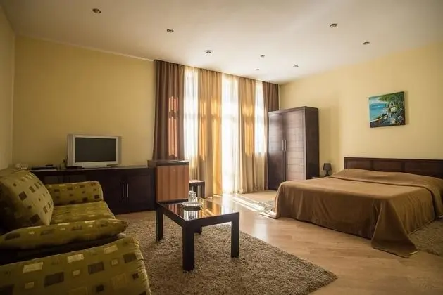 Aibga Hotel - Oda