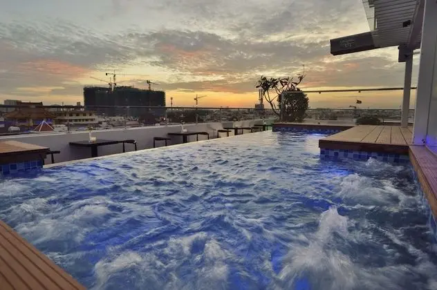 Aiden Saigon Hotel - Havuz