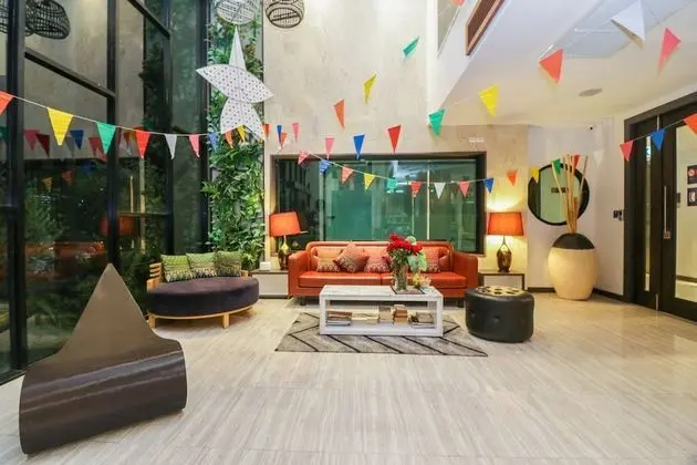 Aim House Bangkok Hotel - Lobi