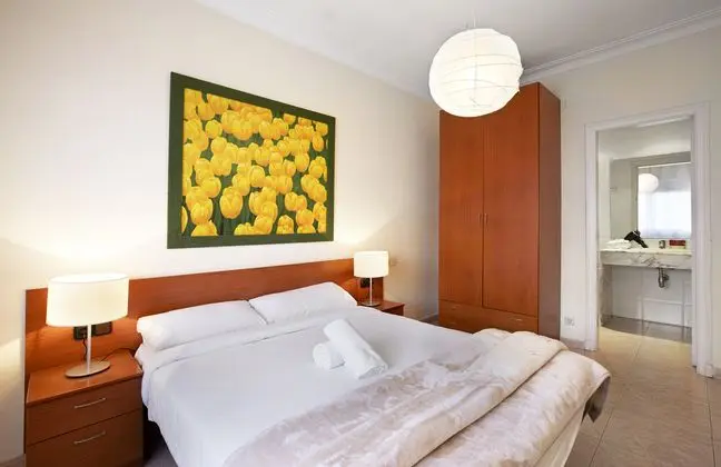 AinB Diagonal Francesc Macià Apartments