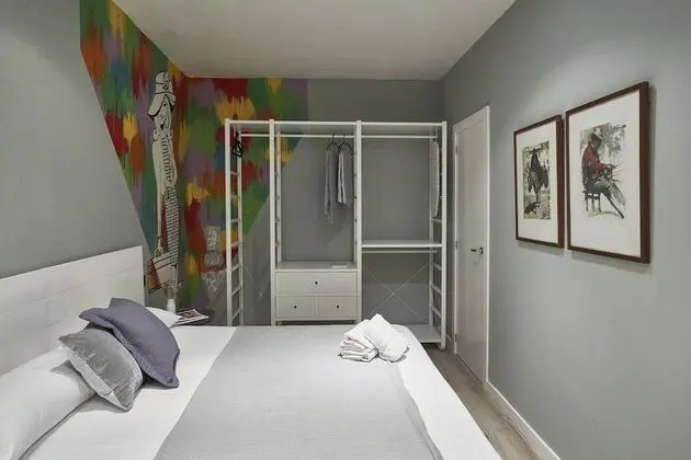 AinB Las Ramblas Colón Apartments - Oda