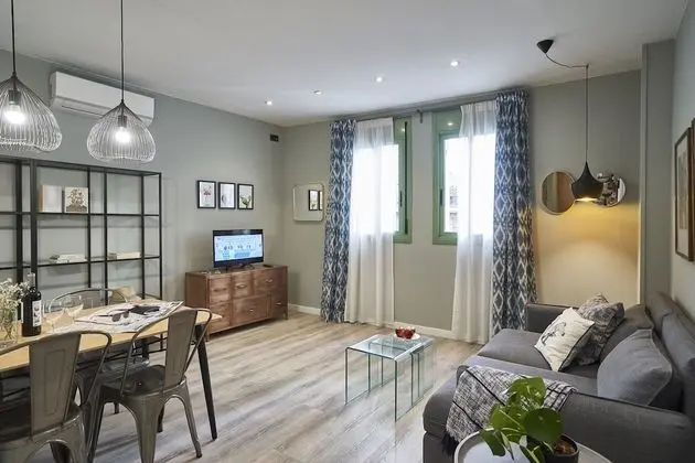AinB Las Ramblas Colón Apartments - Öne Çıkan Resim