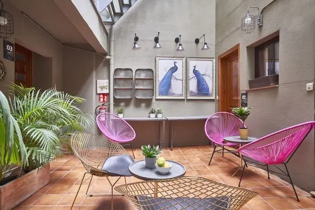 AinB Las Ramblas-Guardia Apartments - Dış Mekan