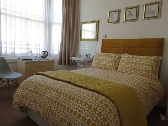 Ainsley Court Guest House - Oda