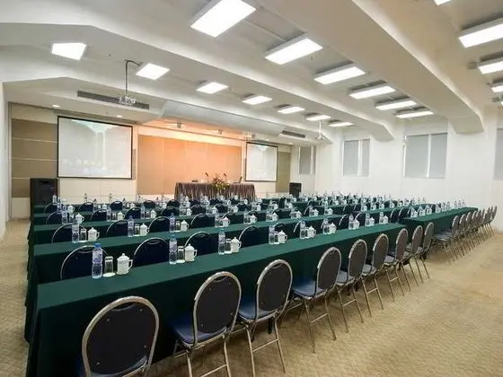 Aiqun East Building - İş / Konferans