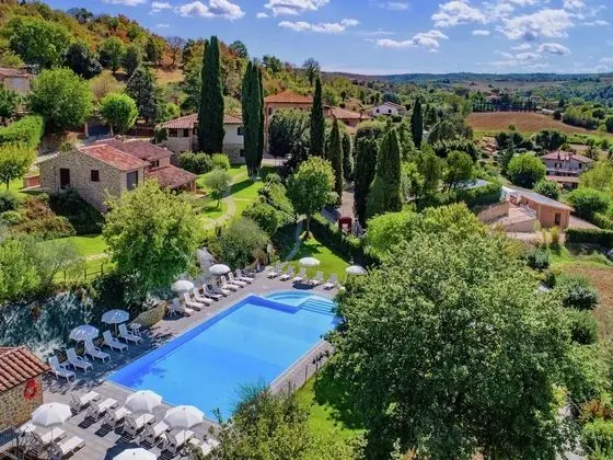 Air-conditioned Flat With Pool and Wellness Area