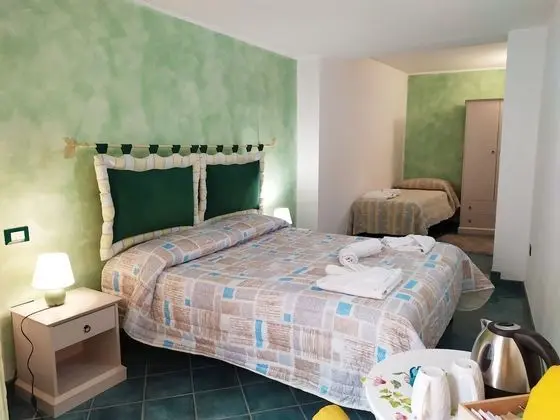 Air-conditioned Triple Room Caprera