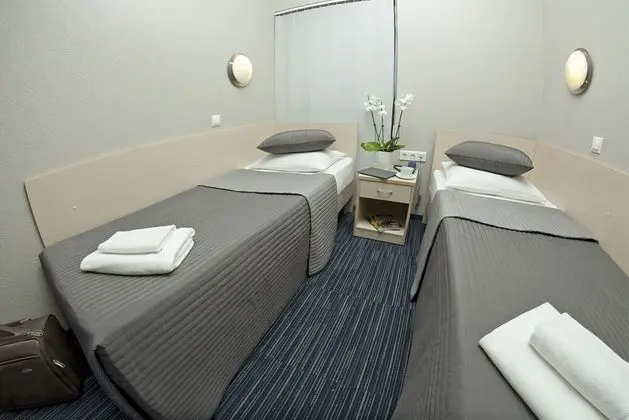 Air Express Sheremetyevo - Transit Hotel in Terminal E - 1