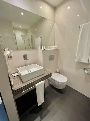 AIR ROOMS MADRID AIRPORT BY PREMIUM TRAVELLER - Banyo Tipleri