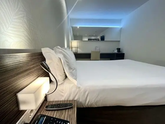 AIR ROOMS MADRID AIRPORT BY PREMIUM TRAVELLER - Oda