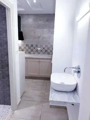 Airbetter - Spacious & Bright Seaview 3bedroom Apartment Korba - İç Mekan