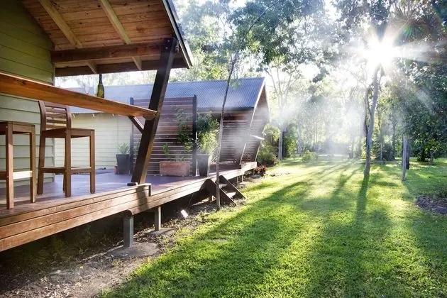 Airlie Beach Eco Cabins - Adults only - Dış Mekan