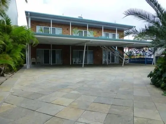 Airlie Court Units
