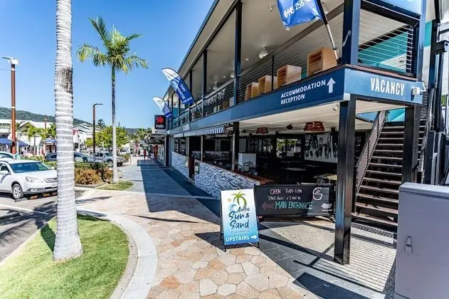 Airlie Sun & Sand Accommodation 2