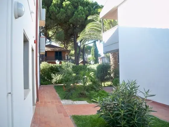 Airone Residenza Turistico Alberghiera - Dış Mekan