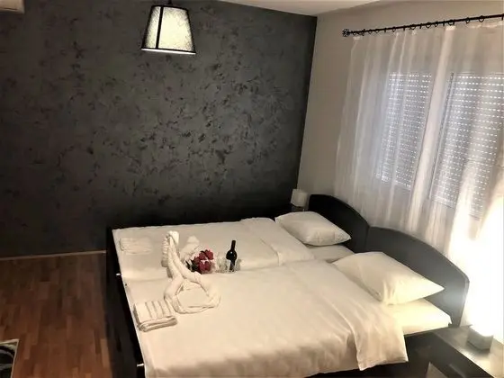 Airport Belgrade Rest Apartments Hotel - Oda