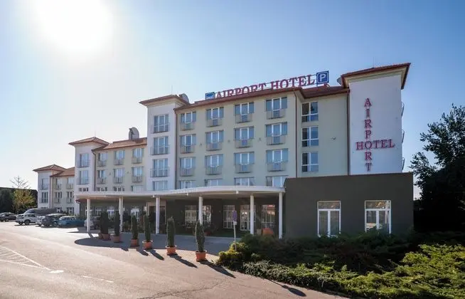 Airport Hotel Budapest - Dış Mekan