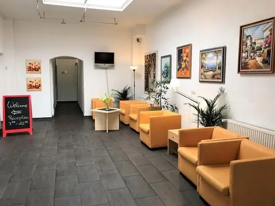 Airport Hotel Dürscheidt - Lobi