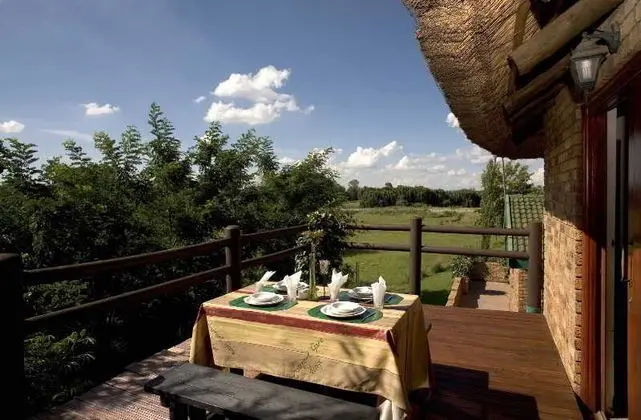 Airport Game Lodge - Genel