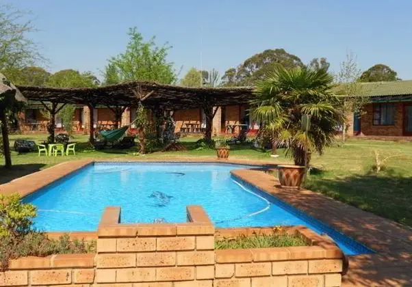 Airport Game Lodge - Havuz