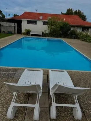 Airport Gold Star Motel - Havuz