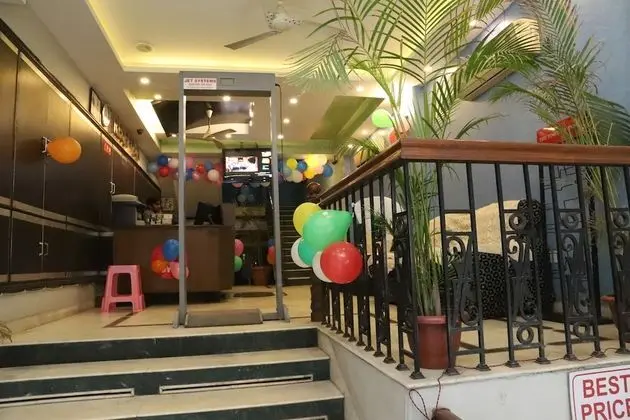 Airport Hotel Golden Jindal - Lobi