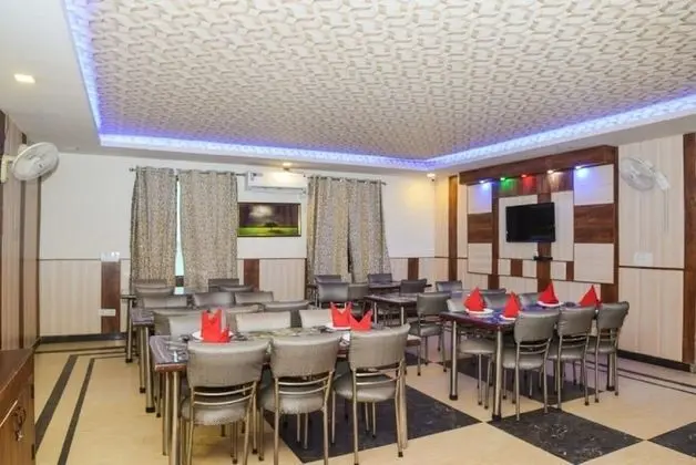 Airport Hotel Golden Jindal - Yerinde Yemek