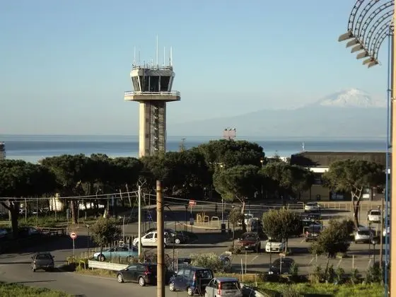 Airport House B&B - Dış Mekan