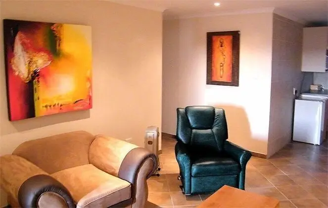 AIRPORT LODGE GUEST HOUSE