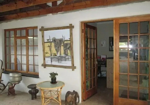 AIRPORT MODJADJI GUEST HOUSE - Havuz