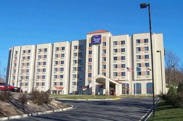 Airport North Inn & Suites