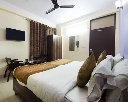 Airport Hotel Paradise Inn