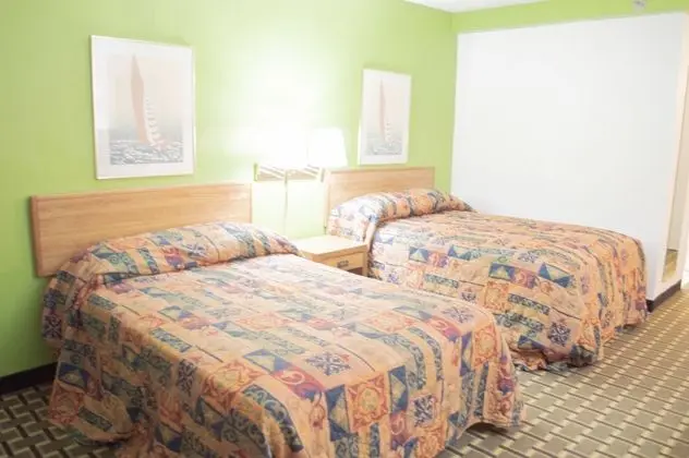 Airport Plaza Hotel