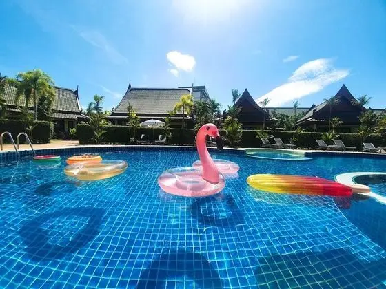 Airport Resort & Spa