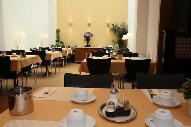 Airport Hotel Step Inn - Kahvaltı